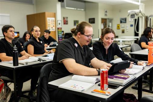  CSI students in class.