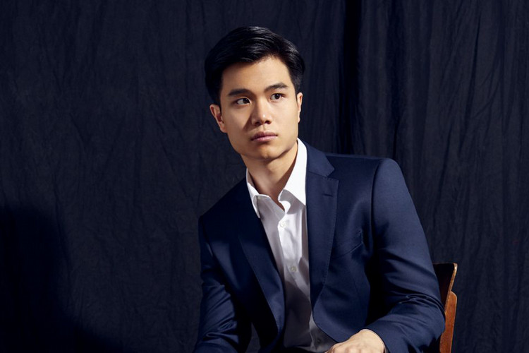 Image of famous concert pianist Jim Isaac Chua